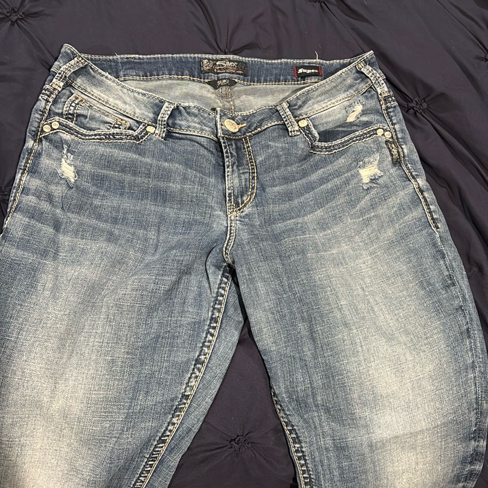 Buckle/Silver Suki Mid Distressed Capri EUC SZ 16